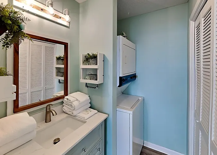 Lagoon Sun By Southern Vacation Apartment