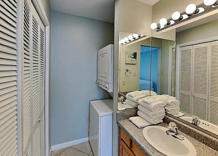 Lagoon Sun By Southern Vacation Apartment